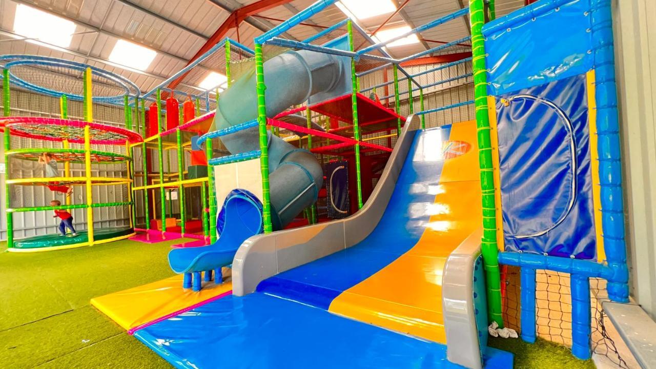 Camping Country Park Touquin - Site Officiel - Next To Disneyland Paris Buitenkant foto